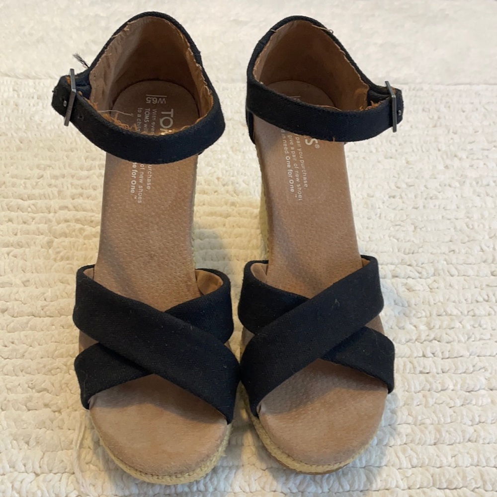 Perfect condition Tom’s wedges